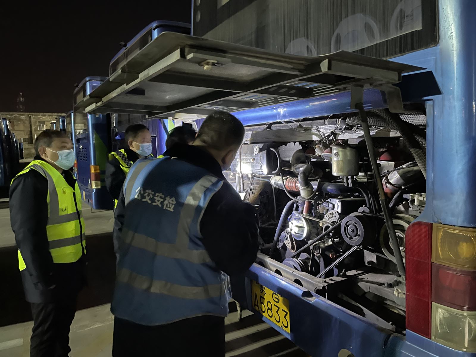 公交集團公交事業(yè)一部開展春運前夜查工作確保安全生產穩(wěn)定